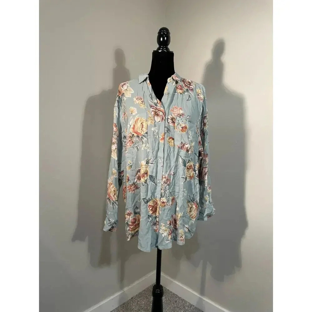 Country Shop Made in USA‎ Blue Floral Long Sleeve Button-Up Top